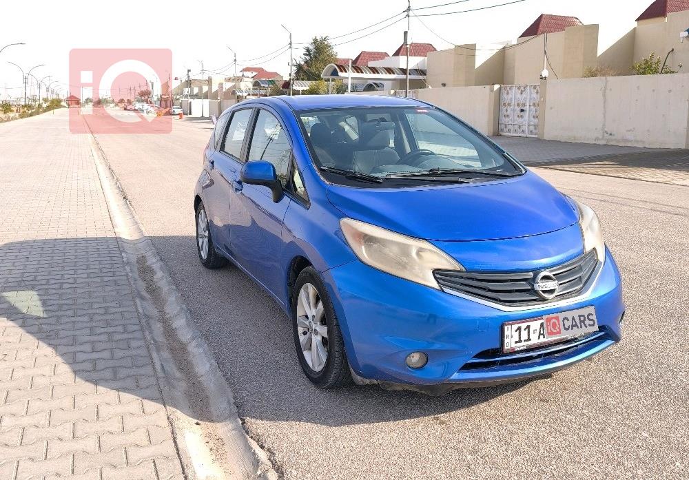 نيسان فيرسا